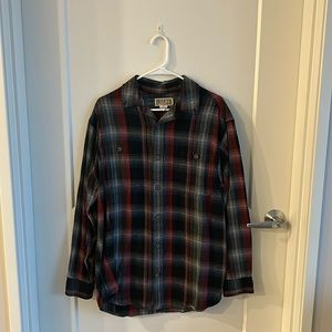 Duluth Trading men’s relaxed fit flannel. Size medium.